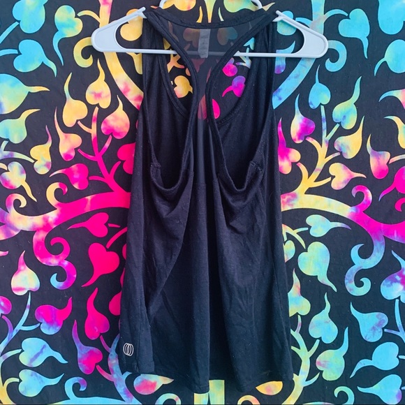 🖤 Black Racerback Workout Tank - Picture 2 of 2